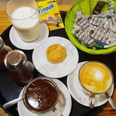 Coffeeshop Bookshop Ands