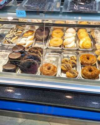 Pastelería Y Cafetería Miravalles