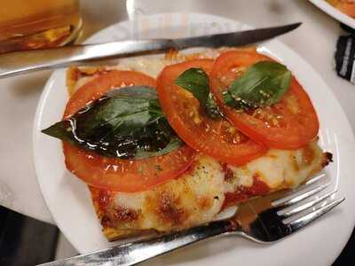 El Trébol 1983 Pizzas Y Empanadas