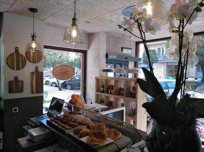 Mi Pequeña Venezia, Café Bistrot