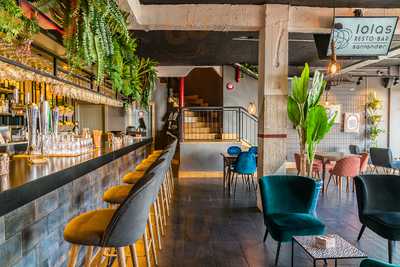 Lolas Resto Bar