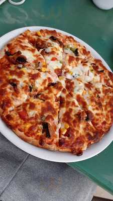 Skye Bar And Pizzeria