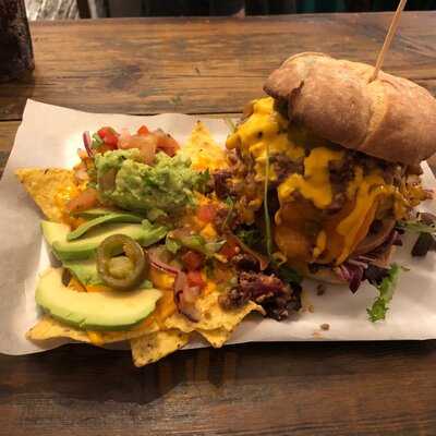 Munchies Hot Dog - Photo 8