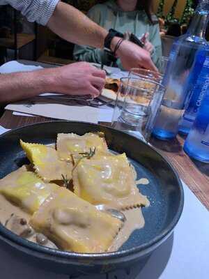 La Mafia Se Sienta A La Mesa