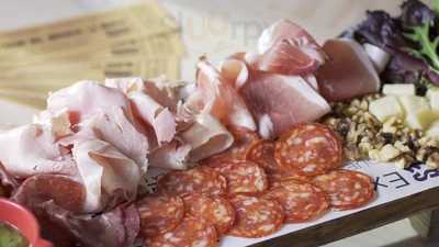 La Mafia Se Sienta A La Mesa