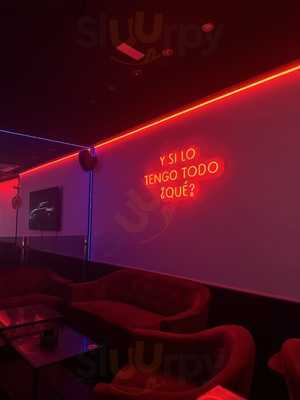Uno Ocho Hookah Lounge