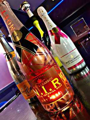 Uno Ocho Hookah Lounge