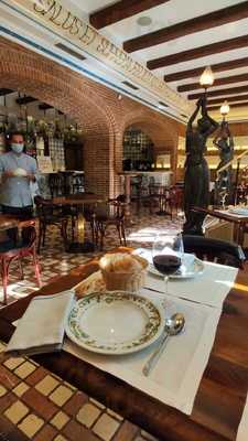 Tasca La Farmacia - Diego De León