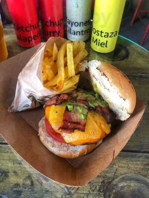 Clandestino Burger Joint