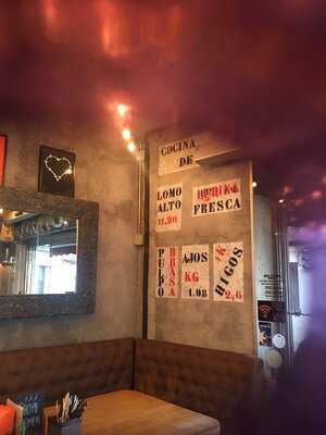 Buns & Bones Antón Martín