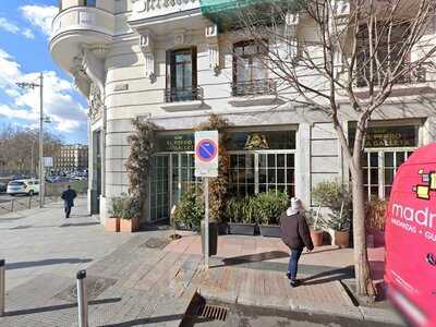 El Perro Y La Galleta