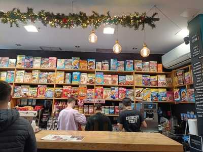 Cereal Hunters Café
