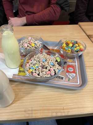 Cereal Hunters Café