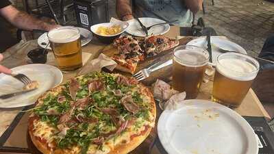 El Trébol 1983 Pizzas Y Empanadas