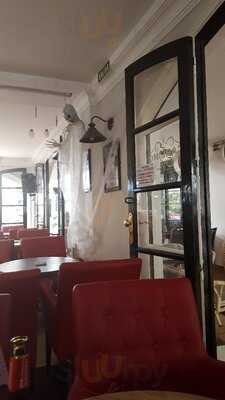 The Dail Fountain Bar