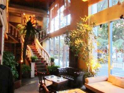 Saigon Music & Lunch