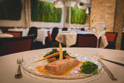 Saigon Music & Lunch