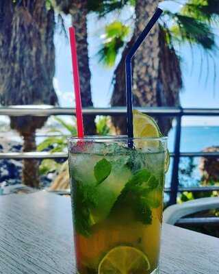 Ten O'clock Coctail Bar