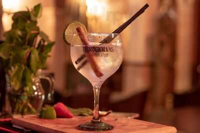 Wooden Shisha Lounge