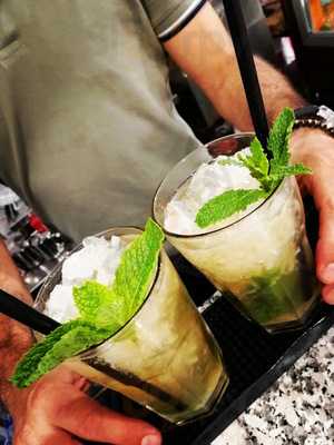 Feeling Good Bar & Food