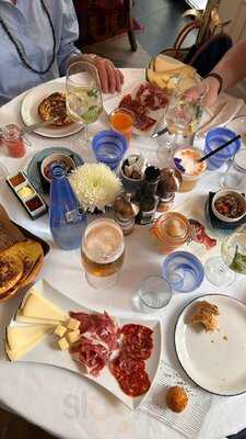 Restaurante Younique Arts Club