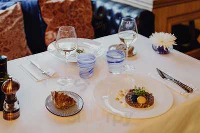 Restaurante Younique Arts Club