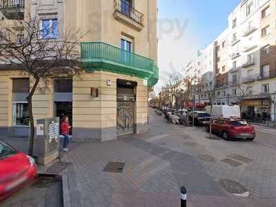 Buns & Bones - Guzmán El Bueno