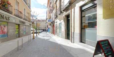 Embalados Gourmet & Holy Bar