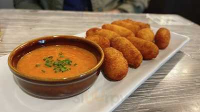 Taberna Ilustrada El Capricho