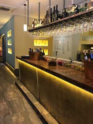 Mesteño Bar By Jesús Almagro