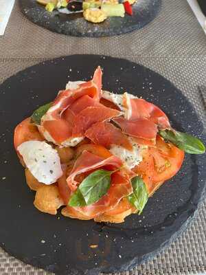 Oops Bubble Waffle Café