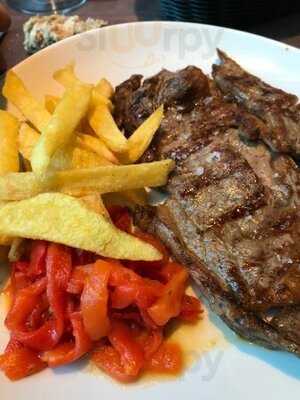 La Cochera Restaurante & Bar