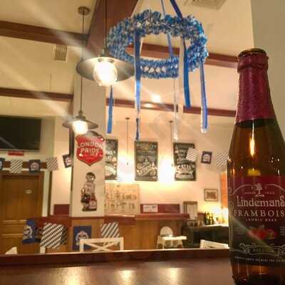 Cuatro Gatos Music Café