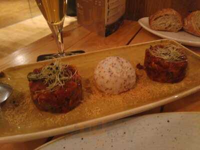 Cuatro Gatos Music Café