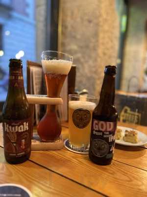 Cuatro Gatos Music Café