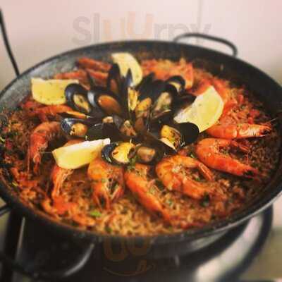 Waikiki Pool Food Bar