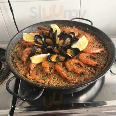 Waikiki Pool Food Bar