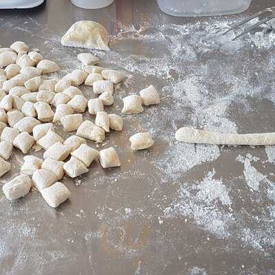 Waikiki Pool Food Bar