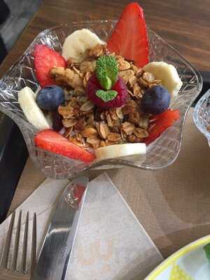 Pinale Coffee Shop & Salad Bar