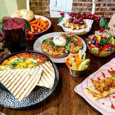 Pinale Coffee Shop & Salad Bar