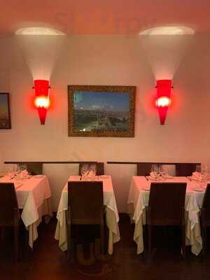 Moncalvillo Cafe Bistro