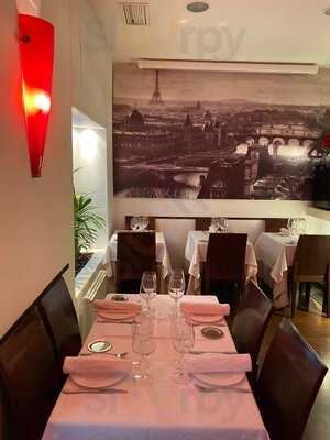 Moncalvillo Cafe Bistro