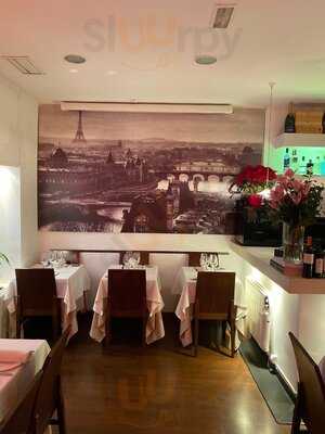 Moncalvillo Cafe Bistro