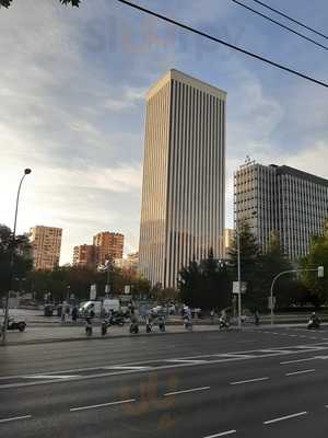 Lateral Castellana 89