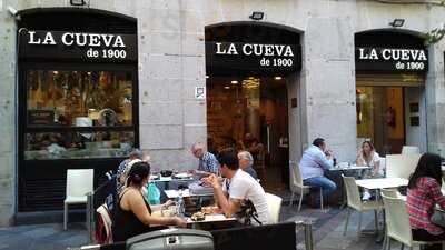 La Cueva De 1900 - Arenal