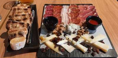 La Cueva De 1900 - Montera