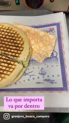 Granjero Busca Campero