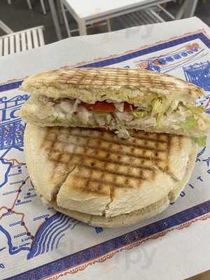 Granjero Busca Campero