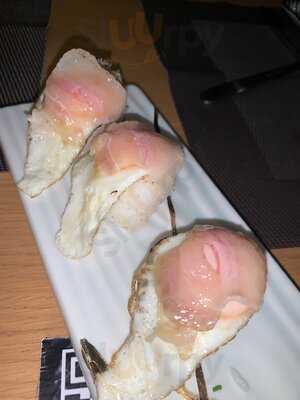 Hamachi Sushi