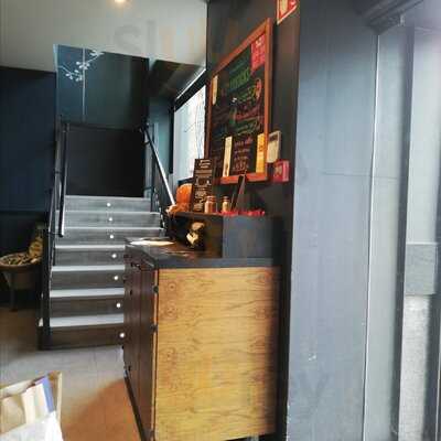 Starbucks Gran Via 30